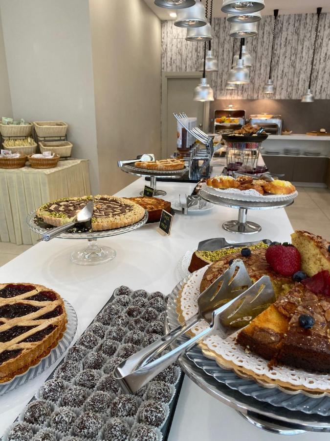 Hotel Vernel Rimini Eksteriør billede