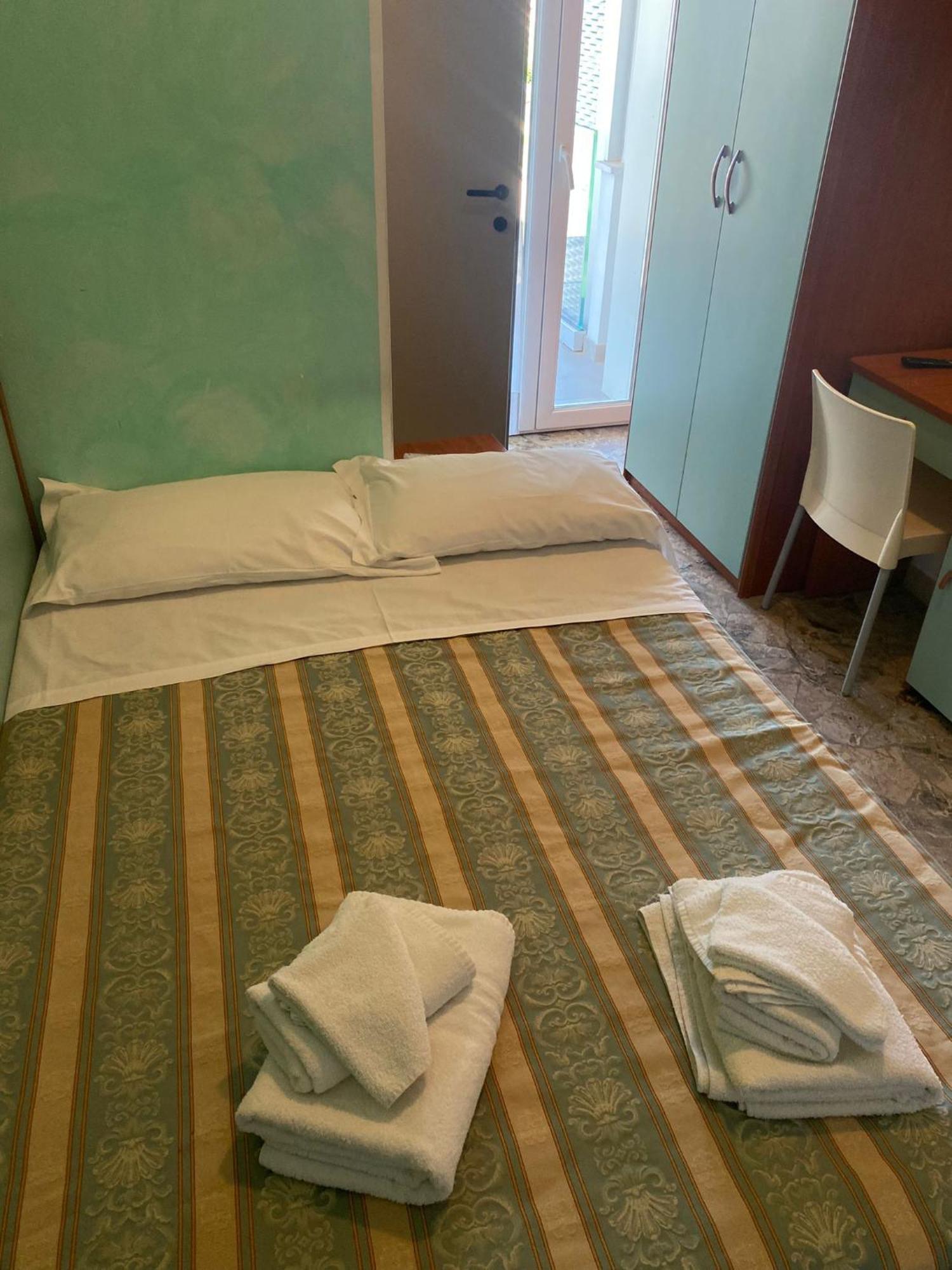 Hotel Vernel Rimini Eksteriør billede