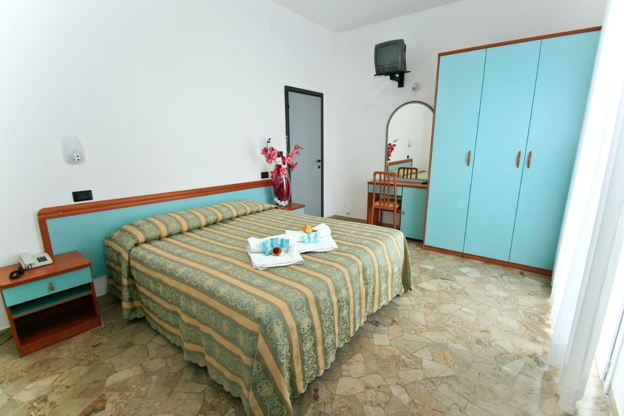 Hotel Vernel Rimini Eksteriør billede