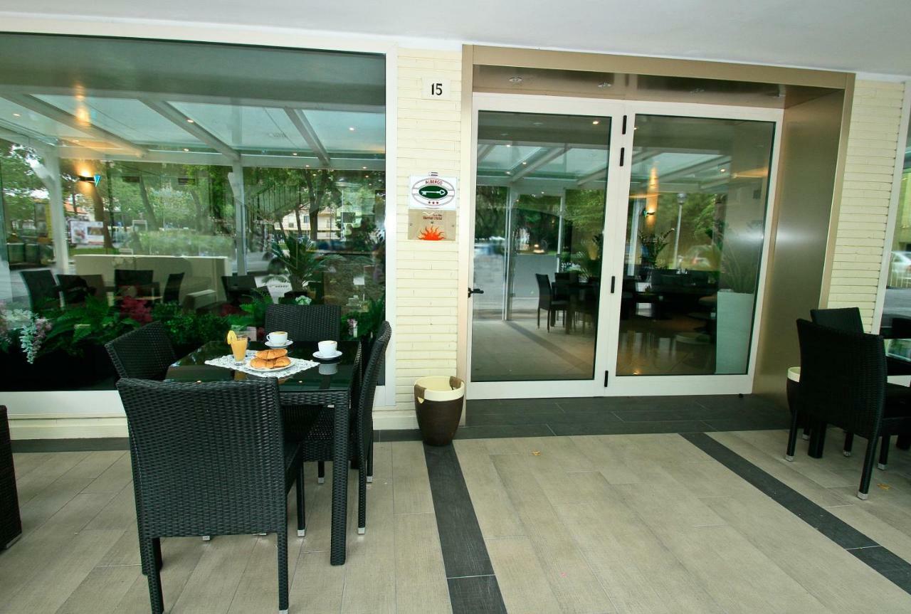 Hotel Vernel Rimini Eksteriør billede