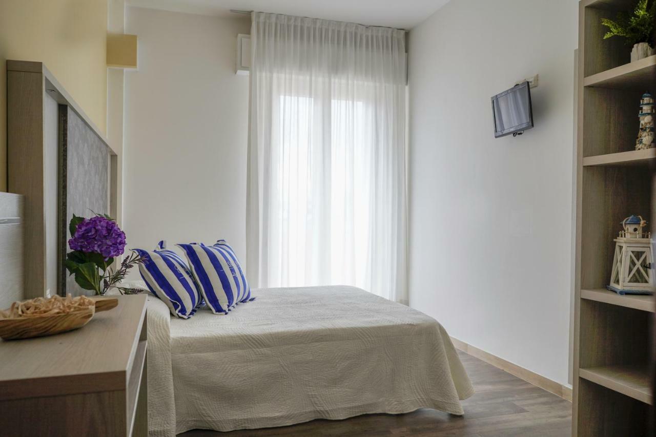 Hotel Vernel Rimini Eksteriør billede